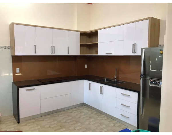 Mặt bếp đá granite màu tối